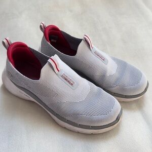 SOLD Men's Skechers Sneakers